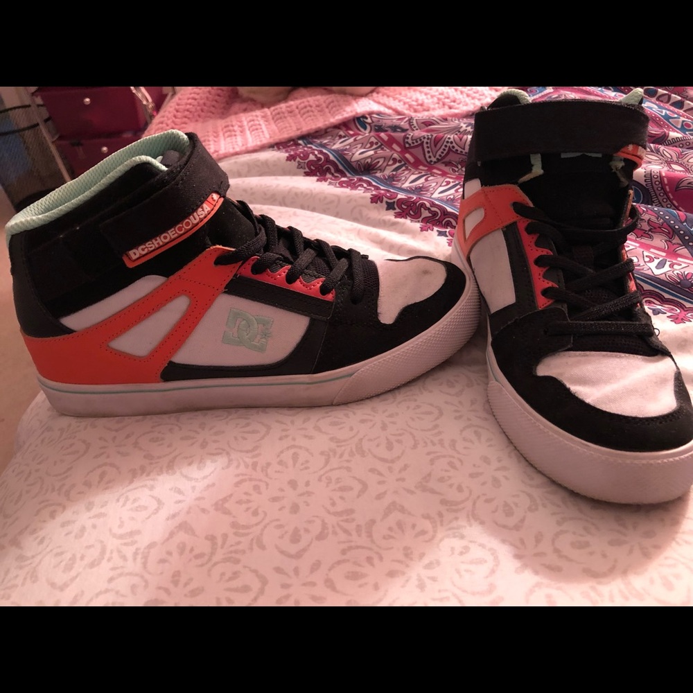 D C Tennis Shoes